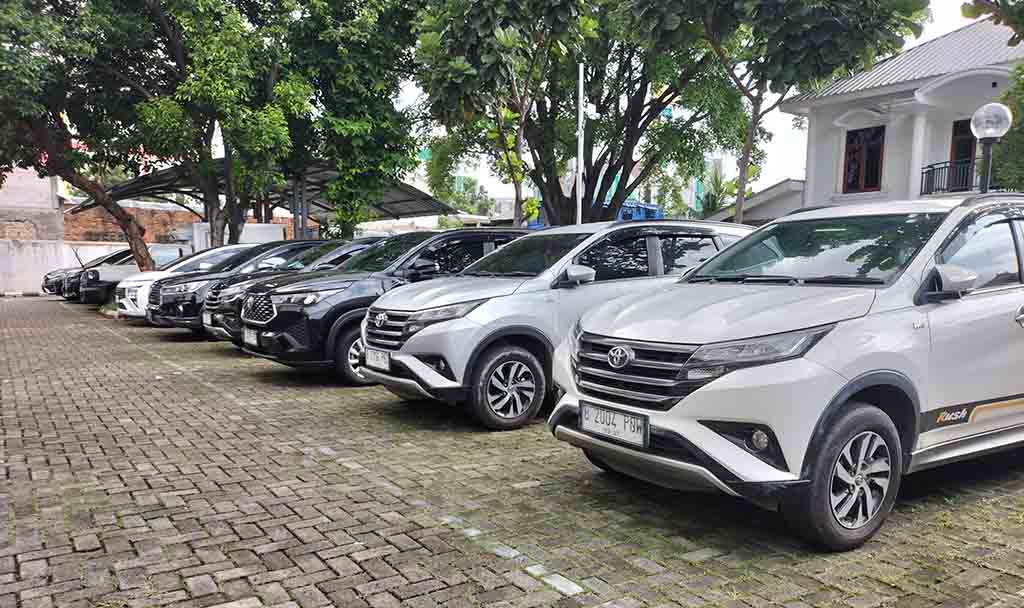 Sewa Mobil Perusahaan: Solusi Ekonomis dan Efisien untuk Operasional Bisnis Anda